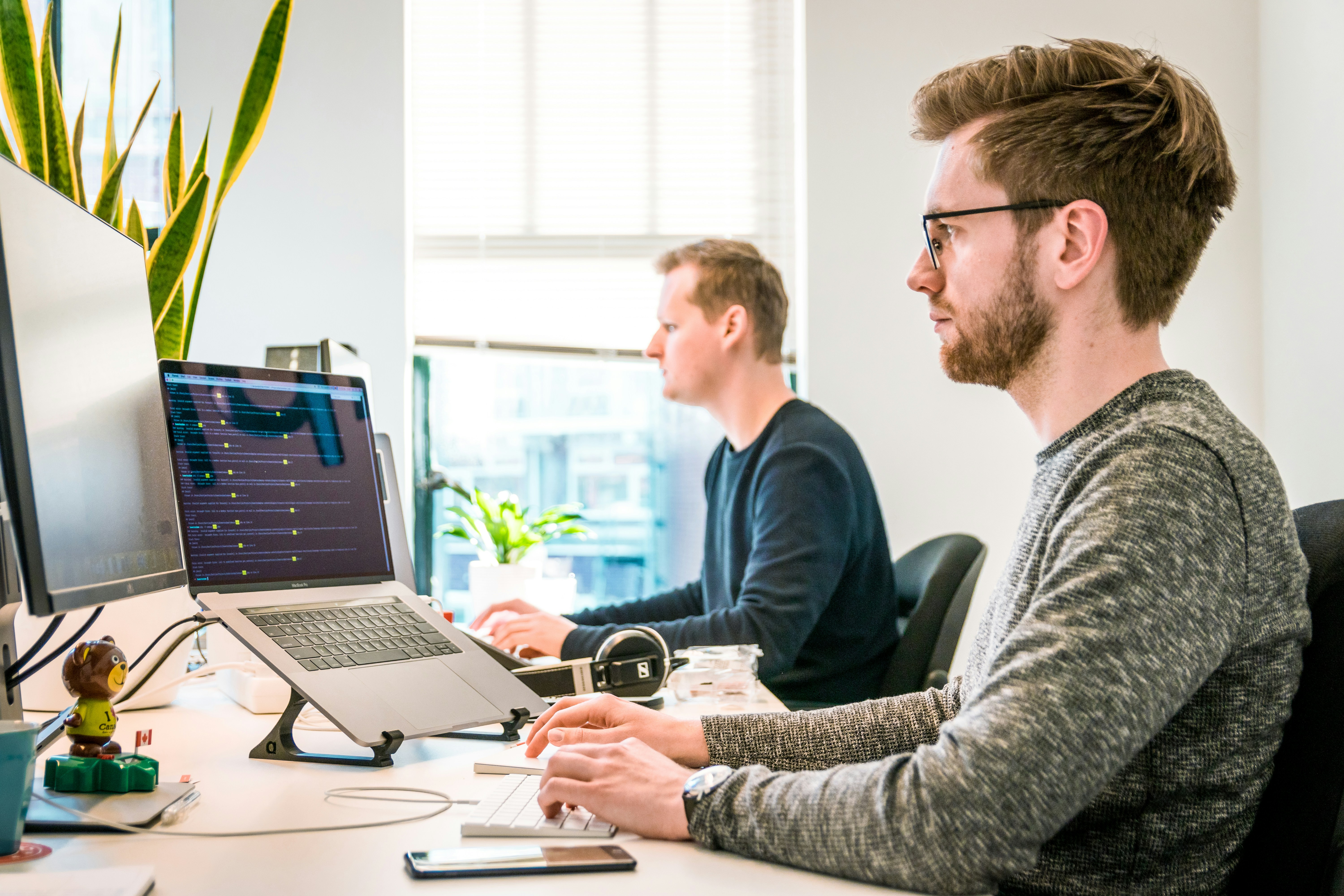 Top Reasons to Study Business Management in the UK